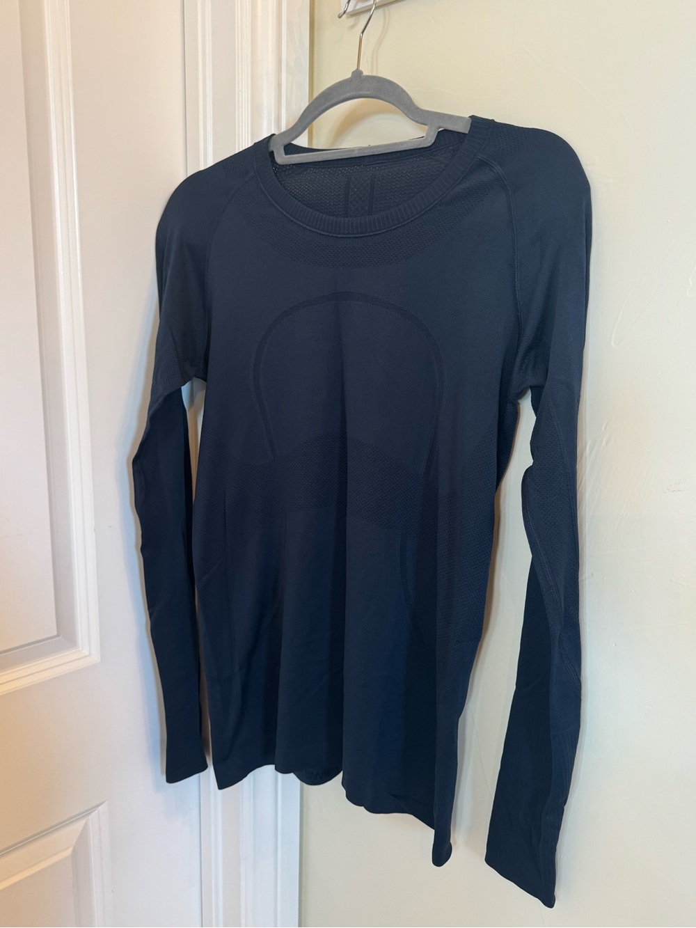 lululemon athletica Long Sleeve Seamless Top in Navy